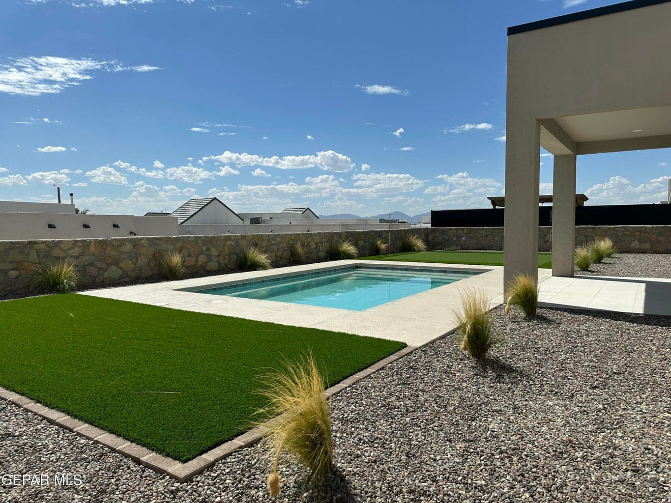 Backyard Spa Pool and Space