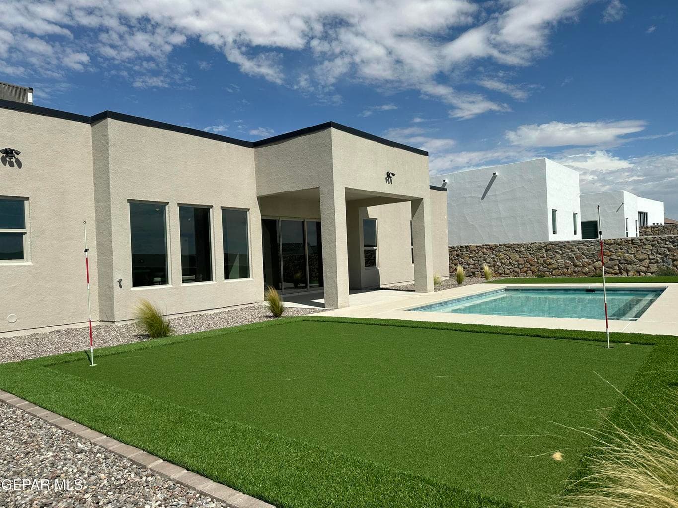 Backyard Spa Pool and Space