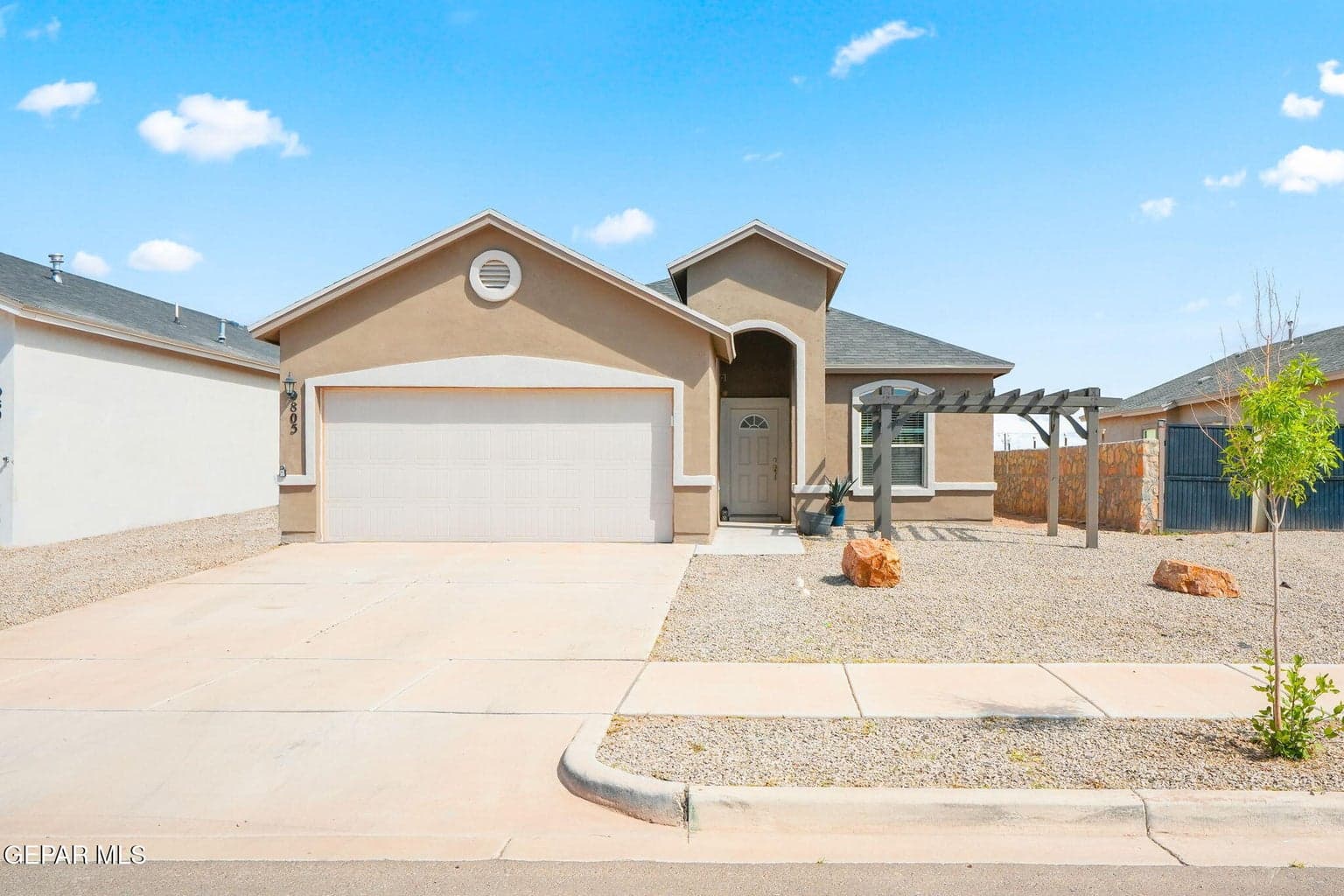 805 Whitebrush Dr-1