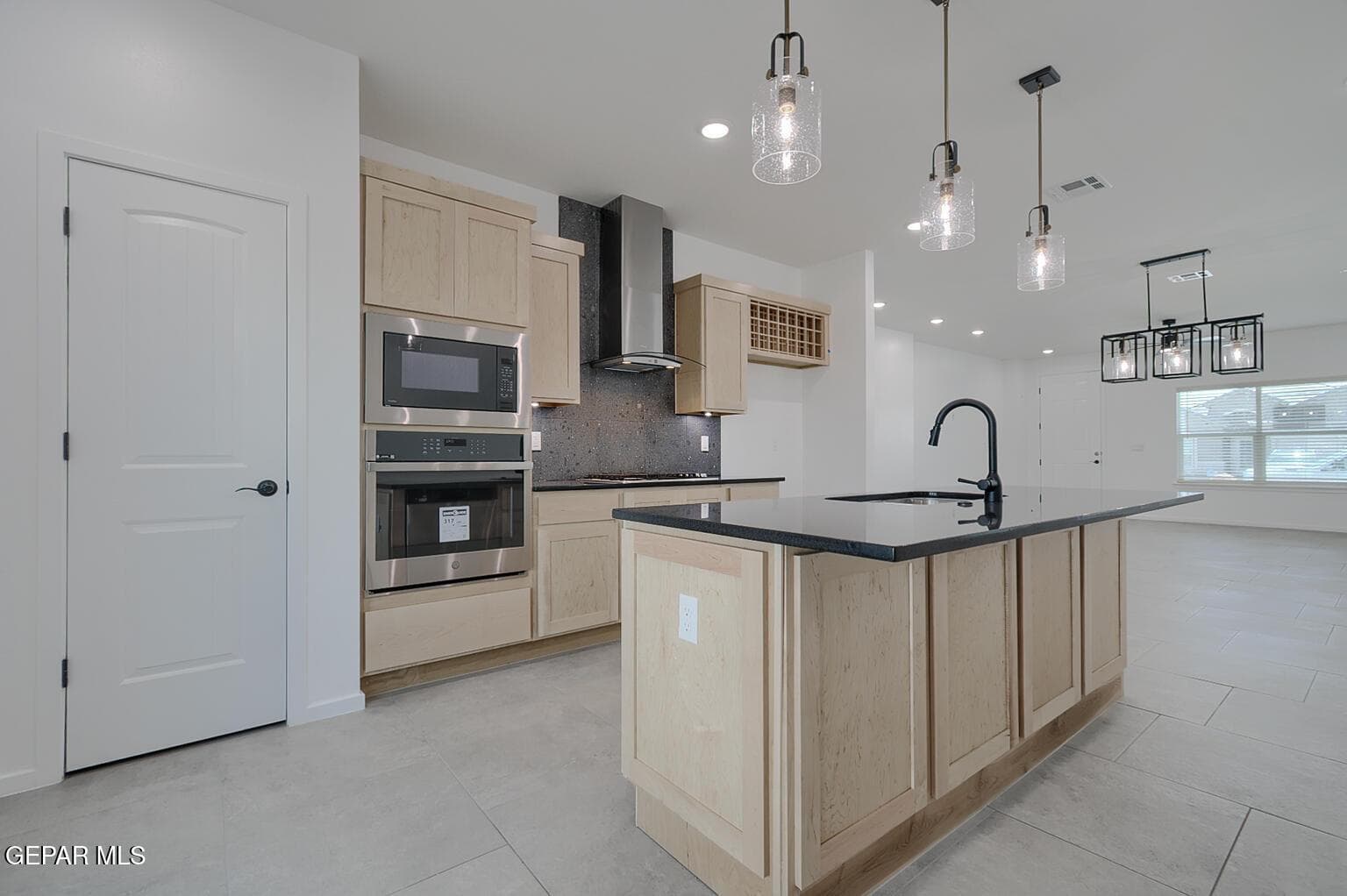 13805-Paseo-Celeste-Kitchen-3