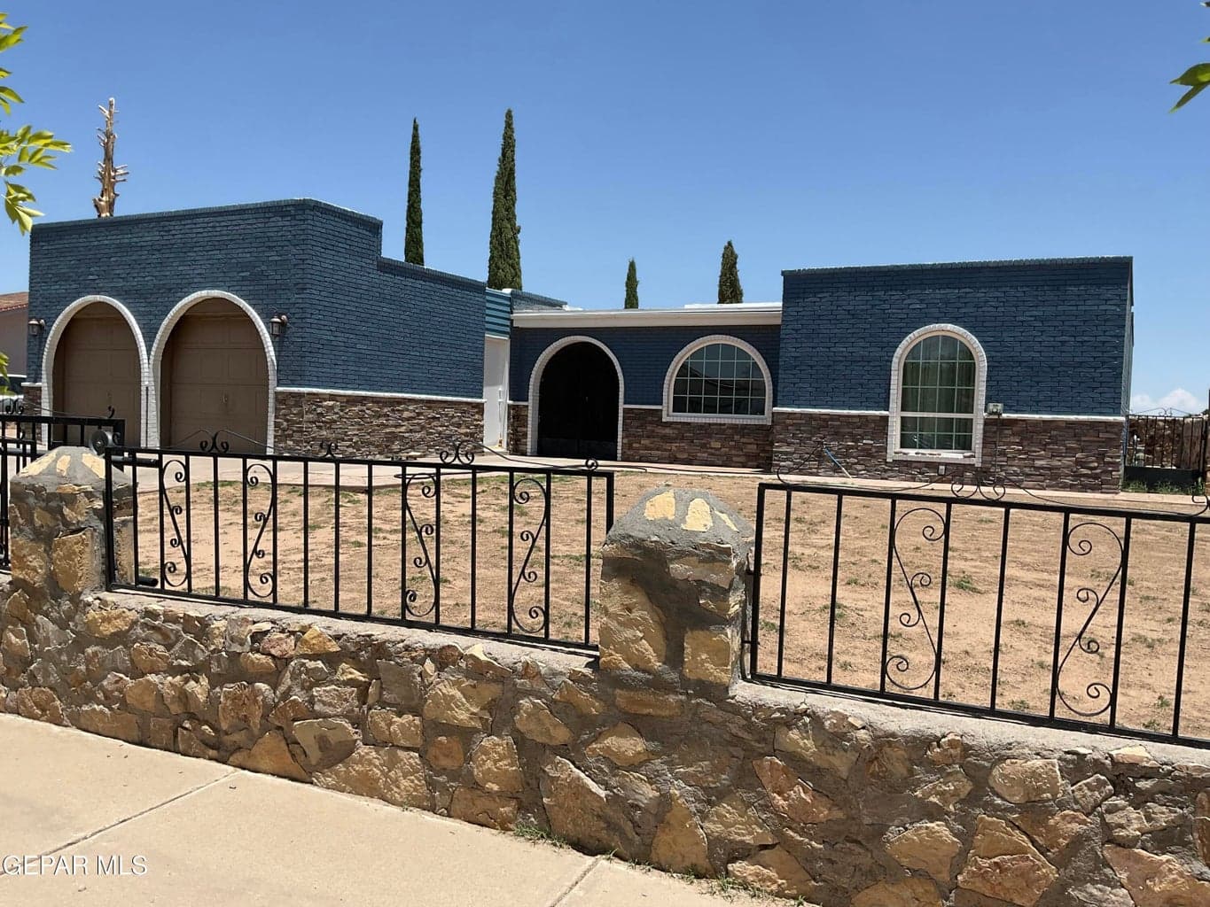 1516 OPOSSUM Circle