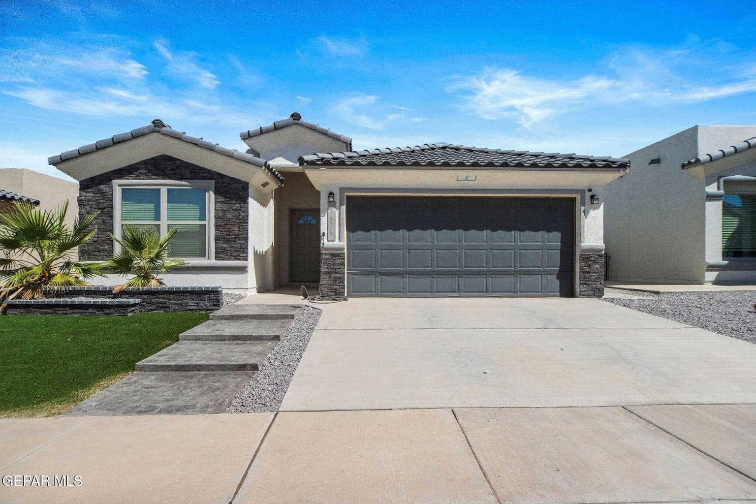 3-web-or-mls-A24I5529