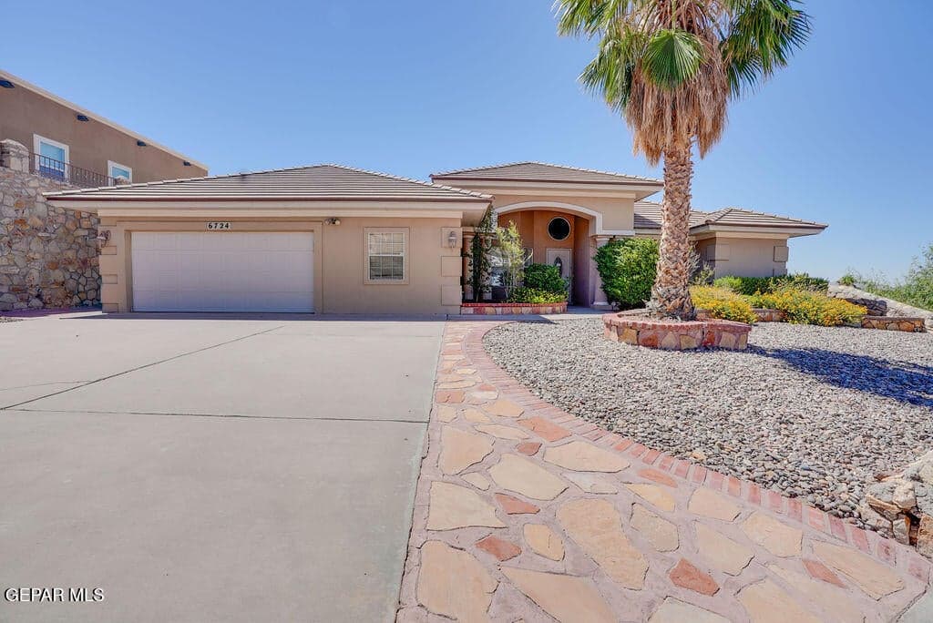 6724 DESERT CANYON Drive