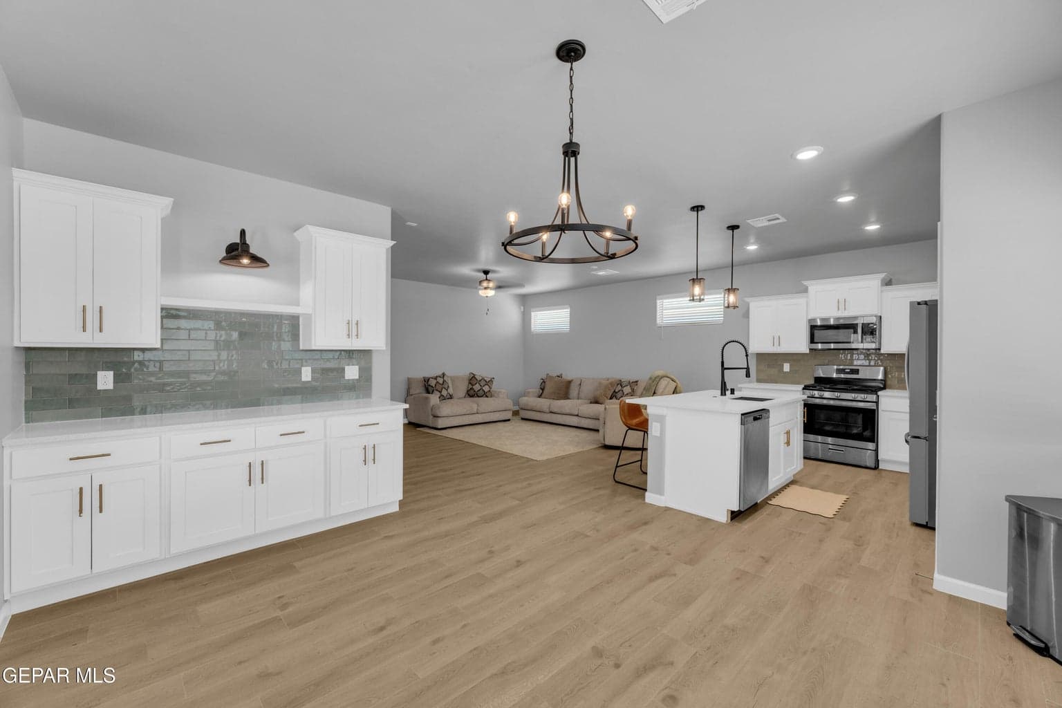 Dining Area 1
