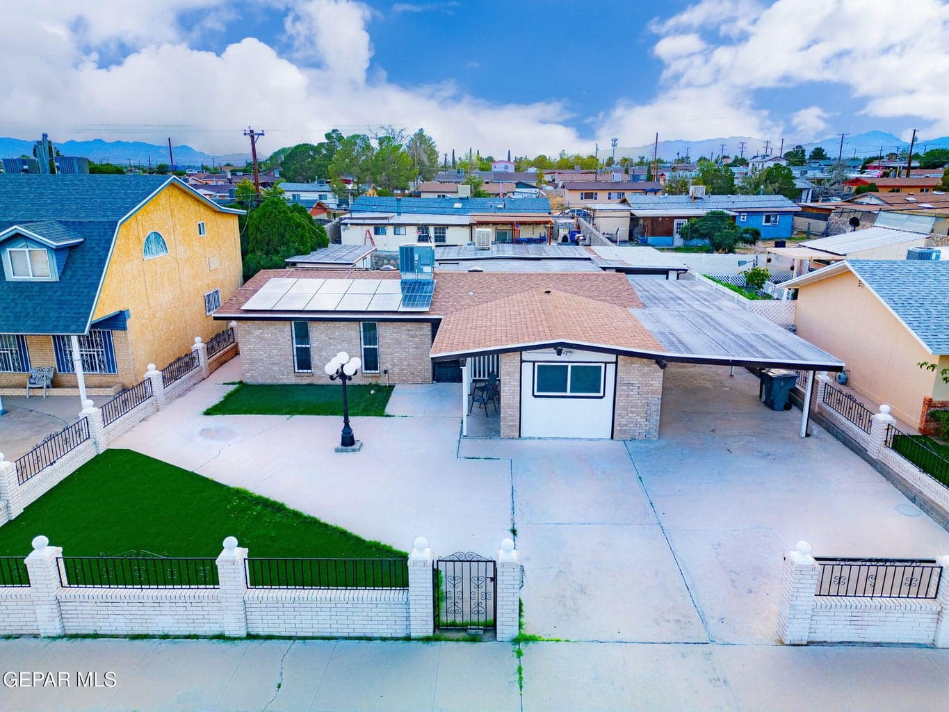 953 MALLETT Street