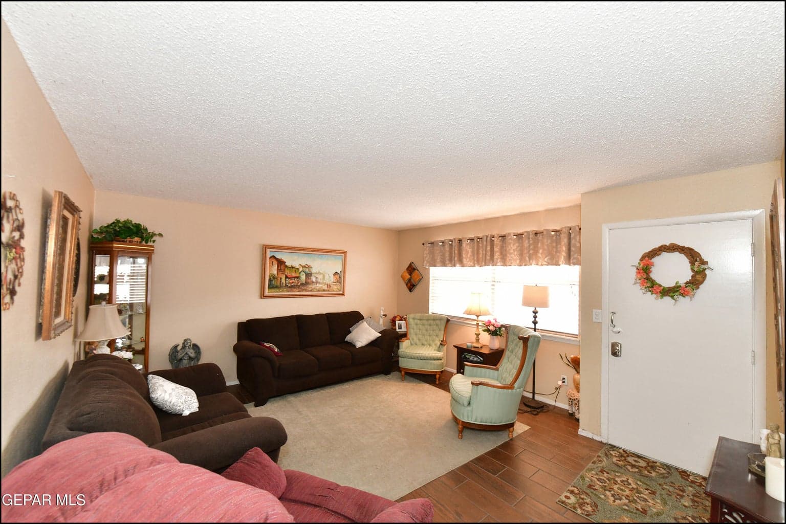Formal living