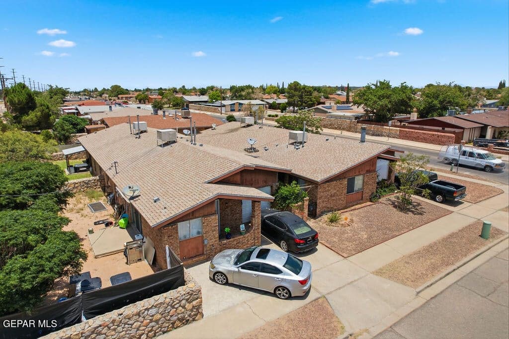 2701 RED SAILS Drive AD