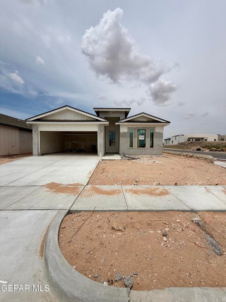 3893 PERSPECTIVE Street