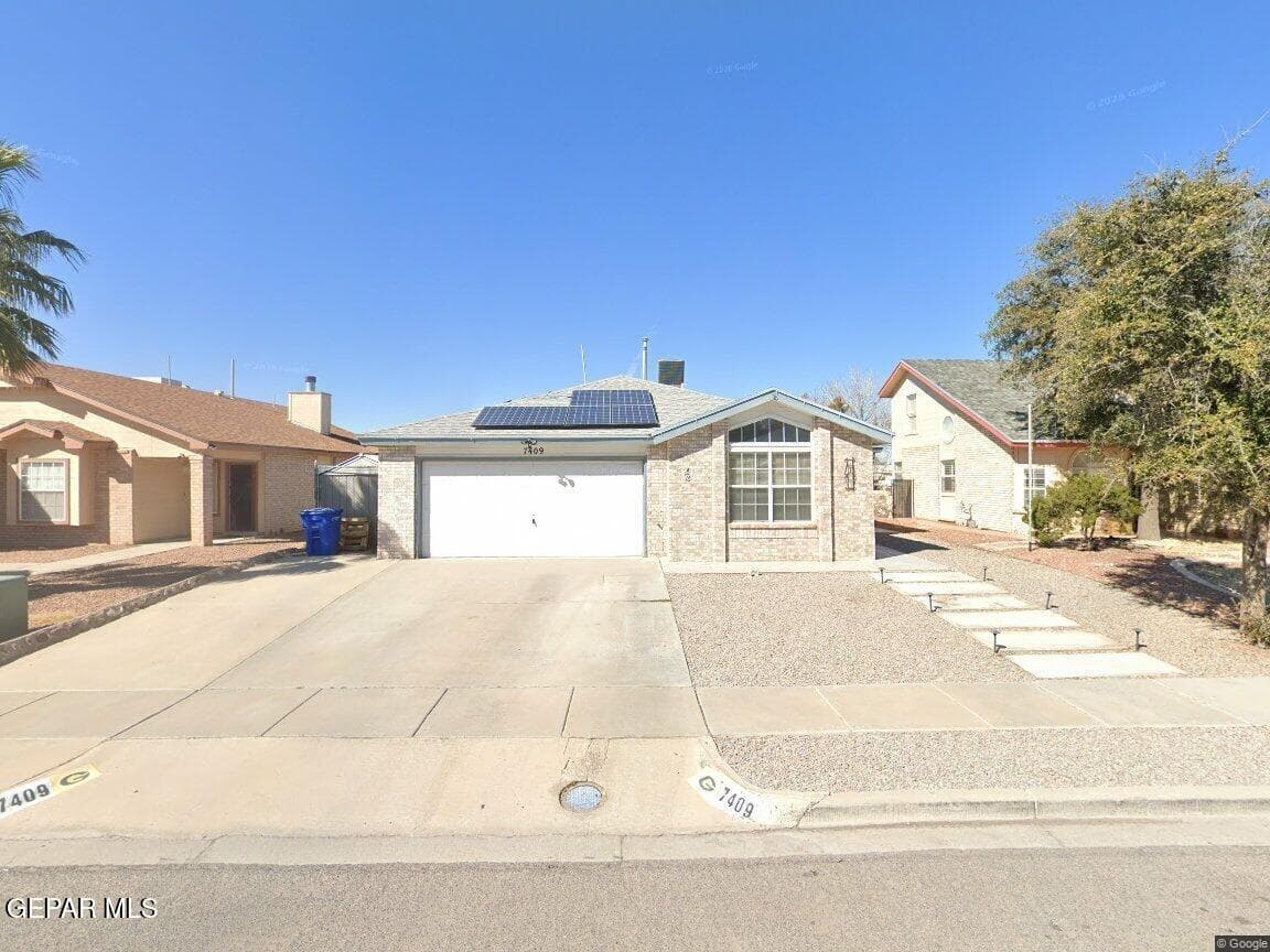 Photo of 7409 LUZ DE LUMBRE Avenue