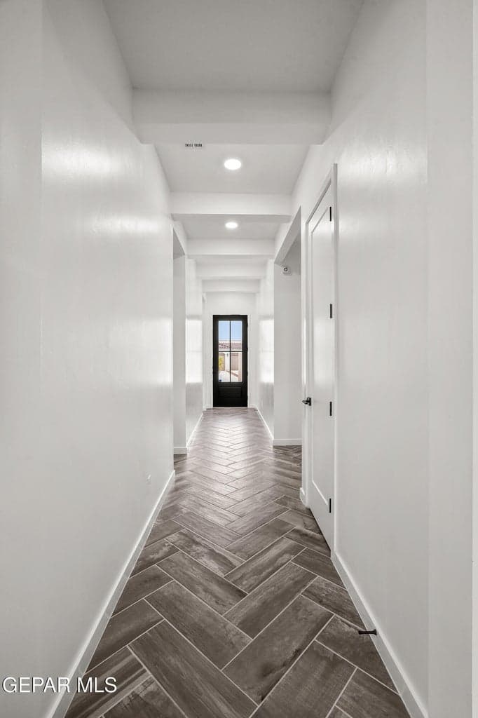877 Eastwell-4