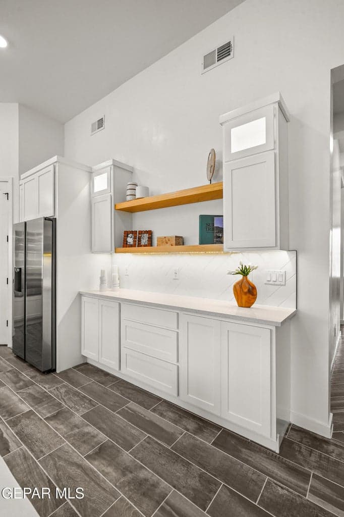 877 Eastwell-10
