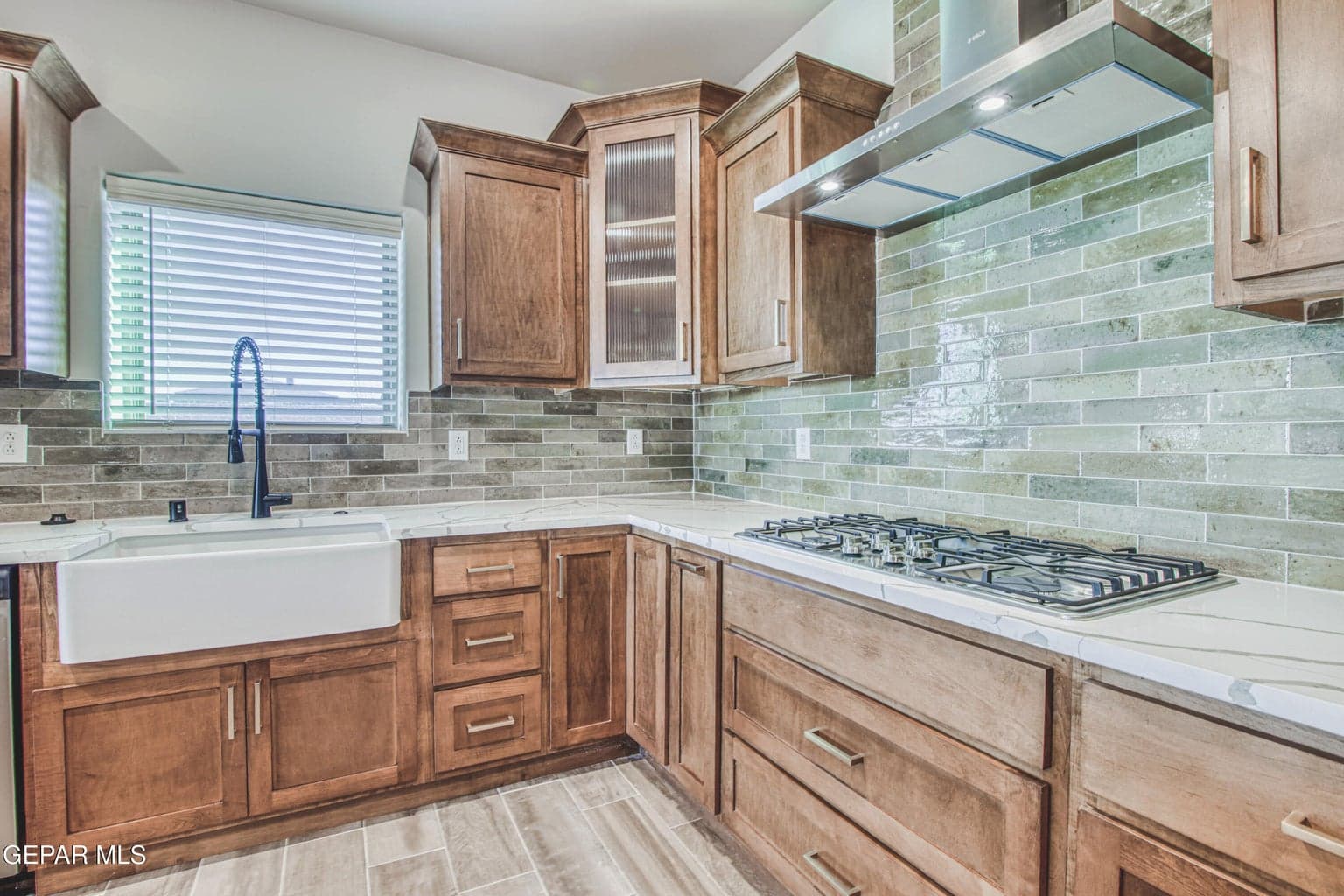 362A2186_HDR1
