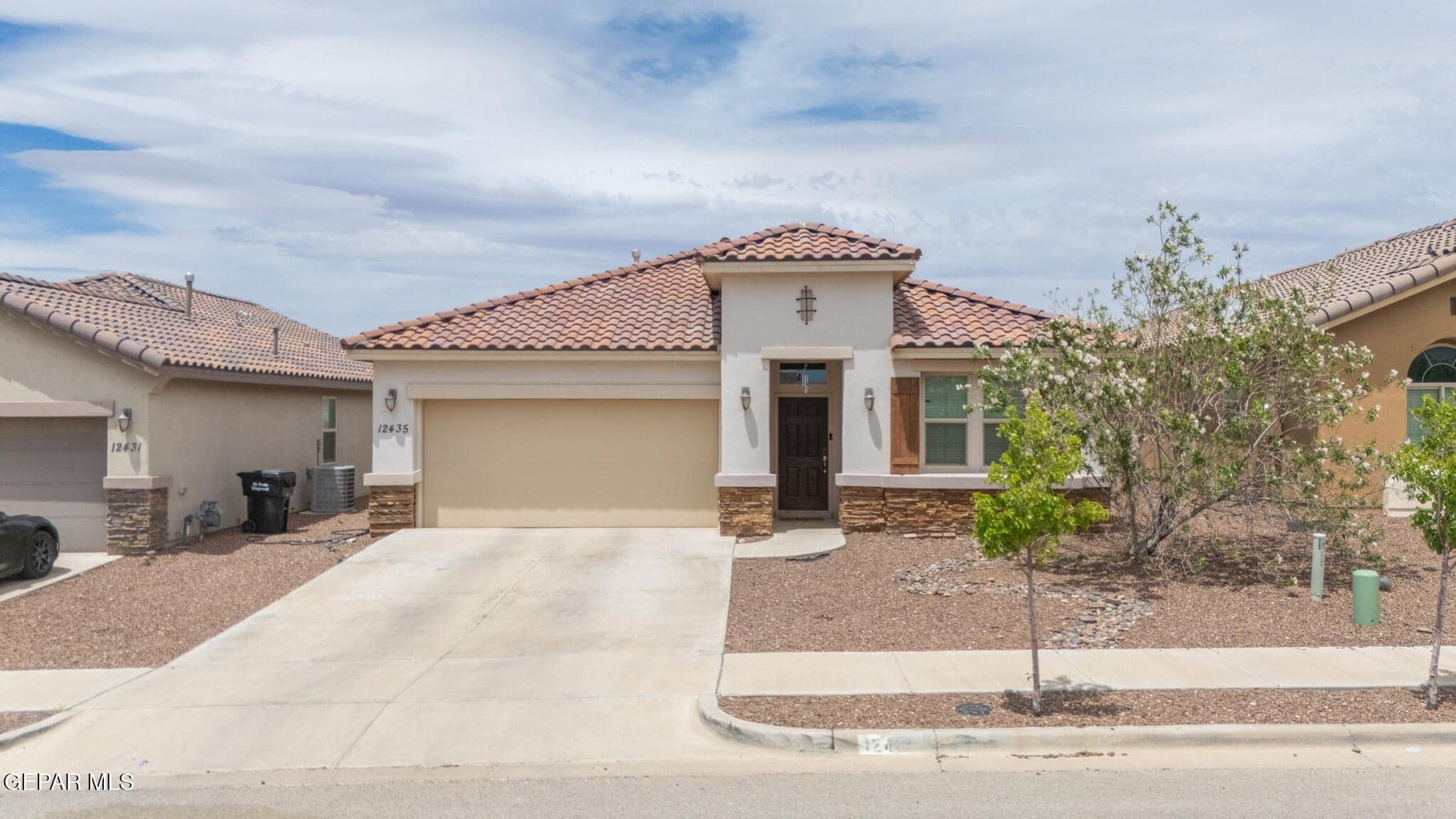 12435 Knightsbridge-1