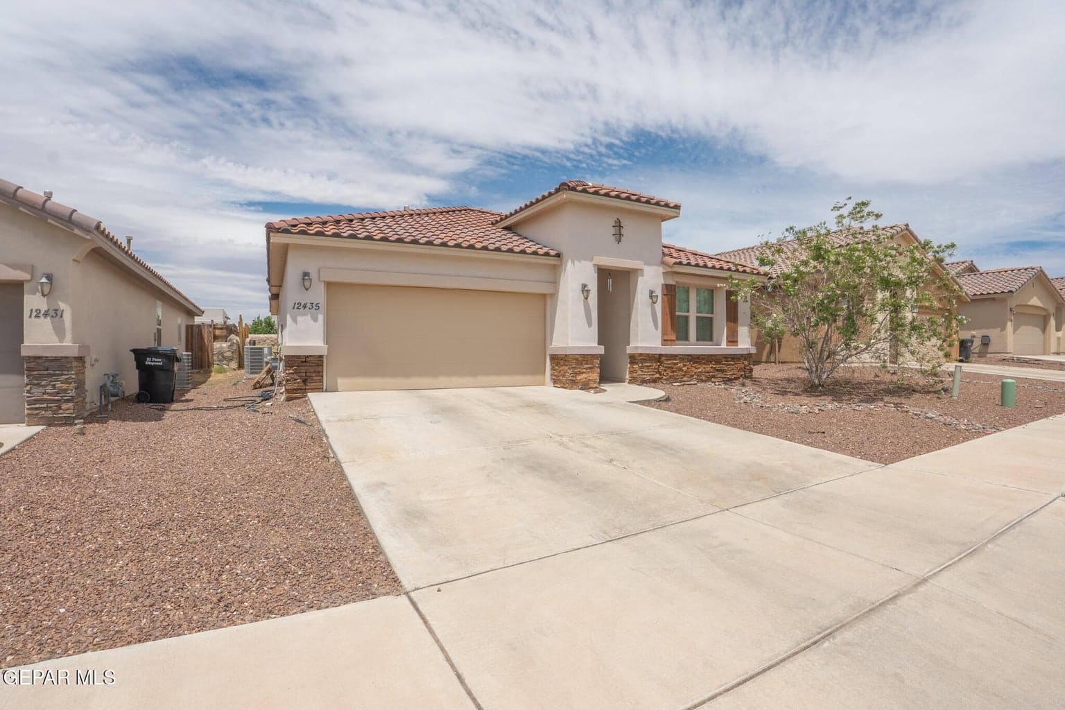 12435 Knightsbridge-4