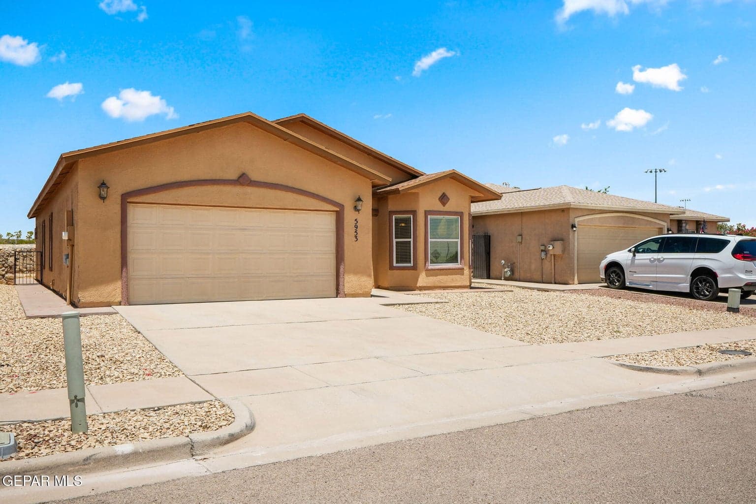 5953 Redstone Rim Dr-3