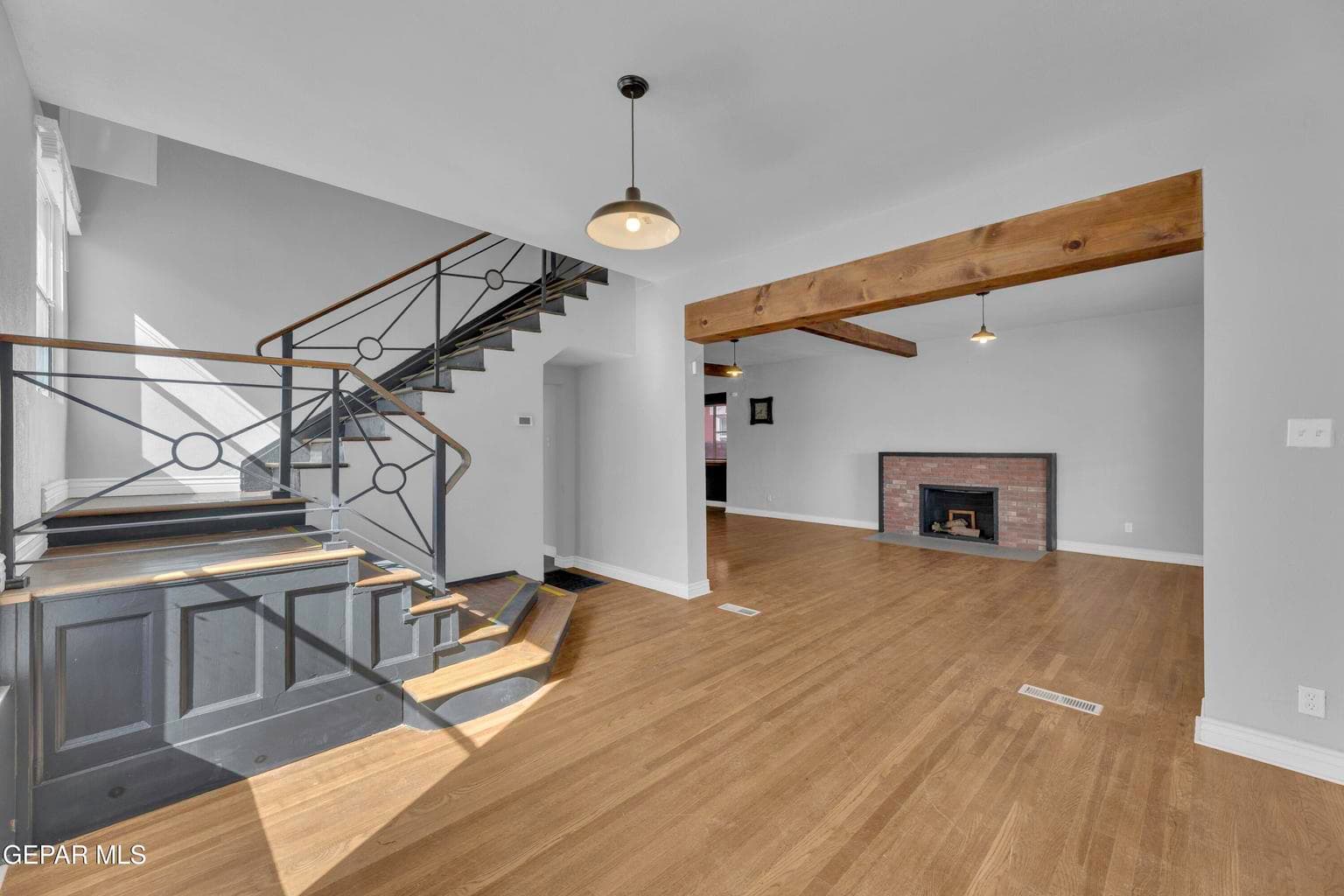 1305 E. RIO GRANDE Ave