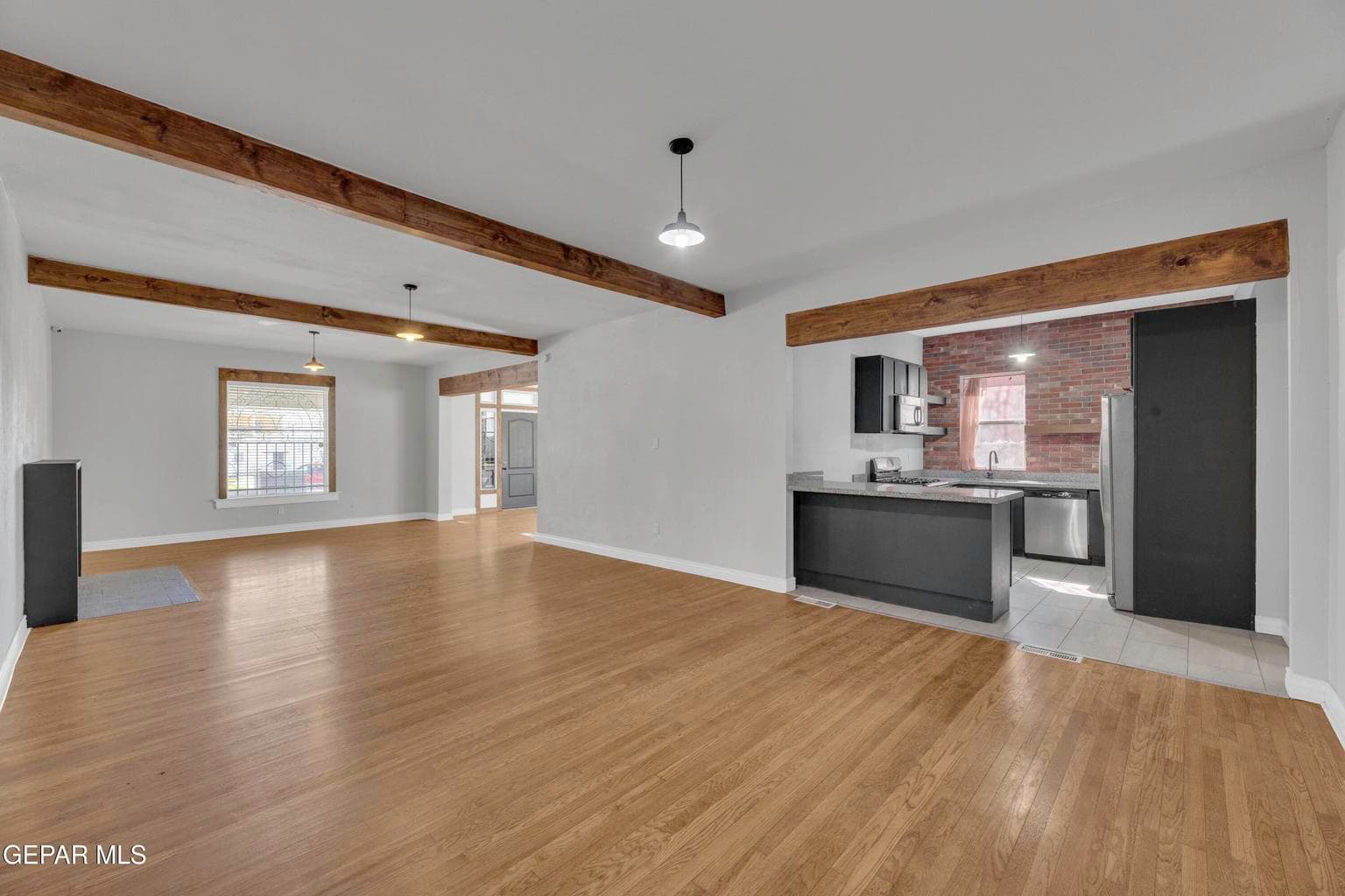 1305 E. RIO GRANDE Ave