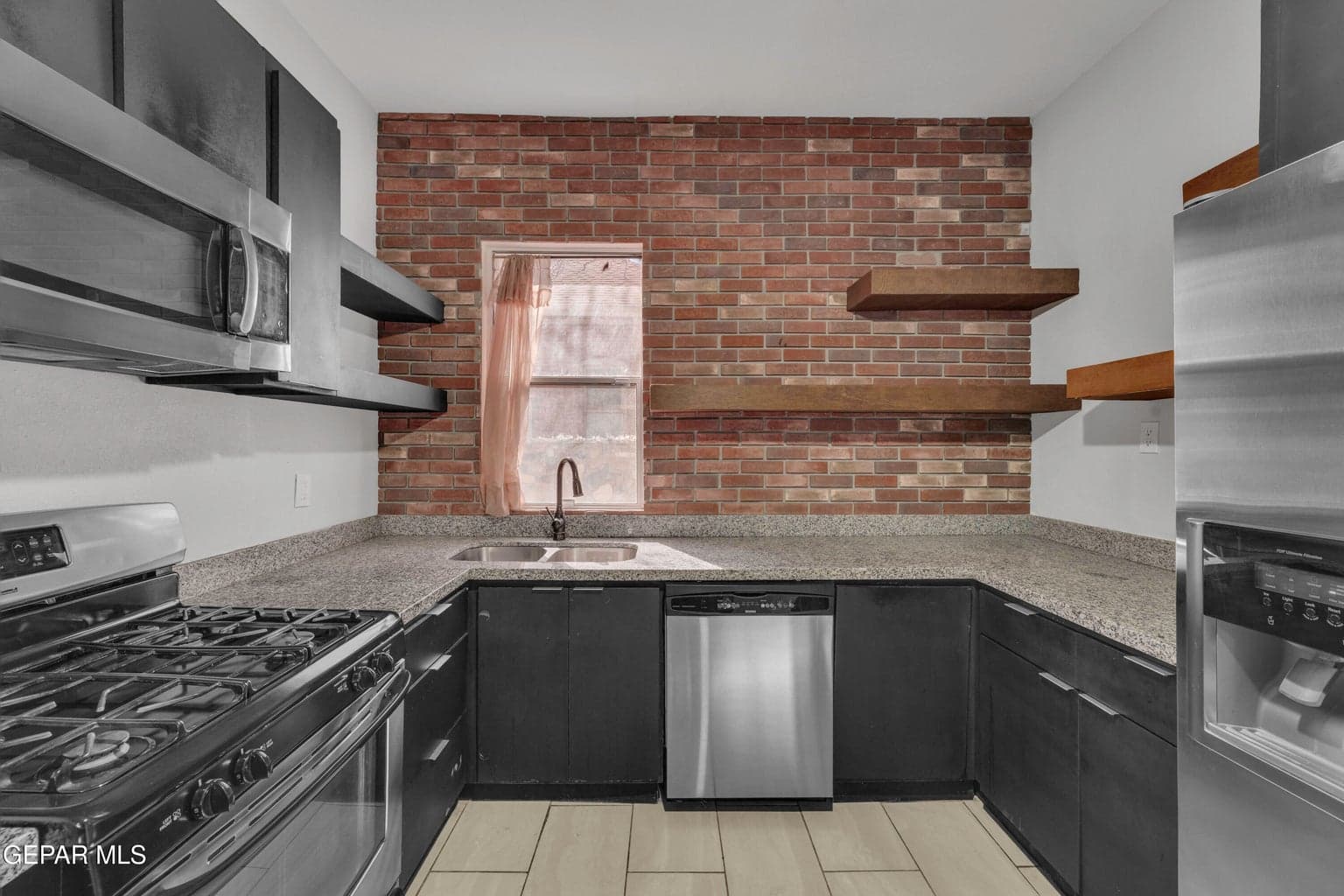 1305 E. RIO GRANDE Ave