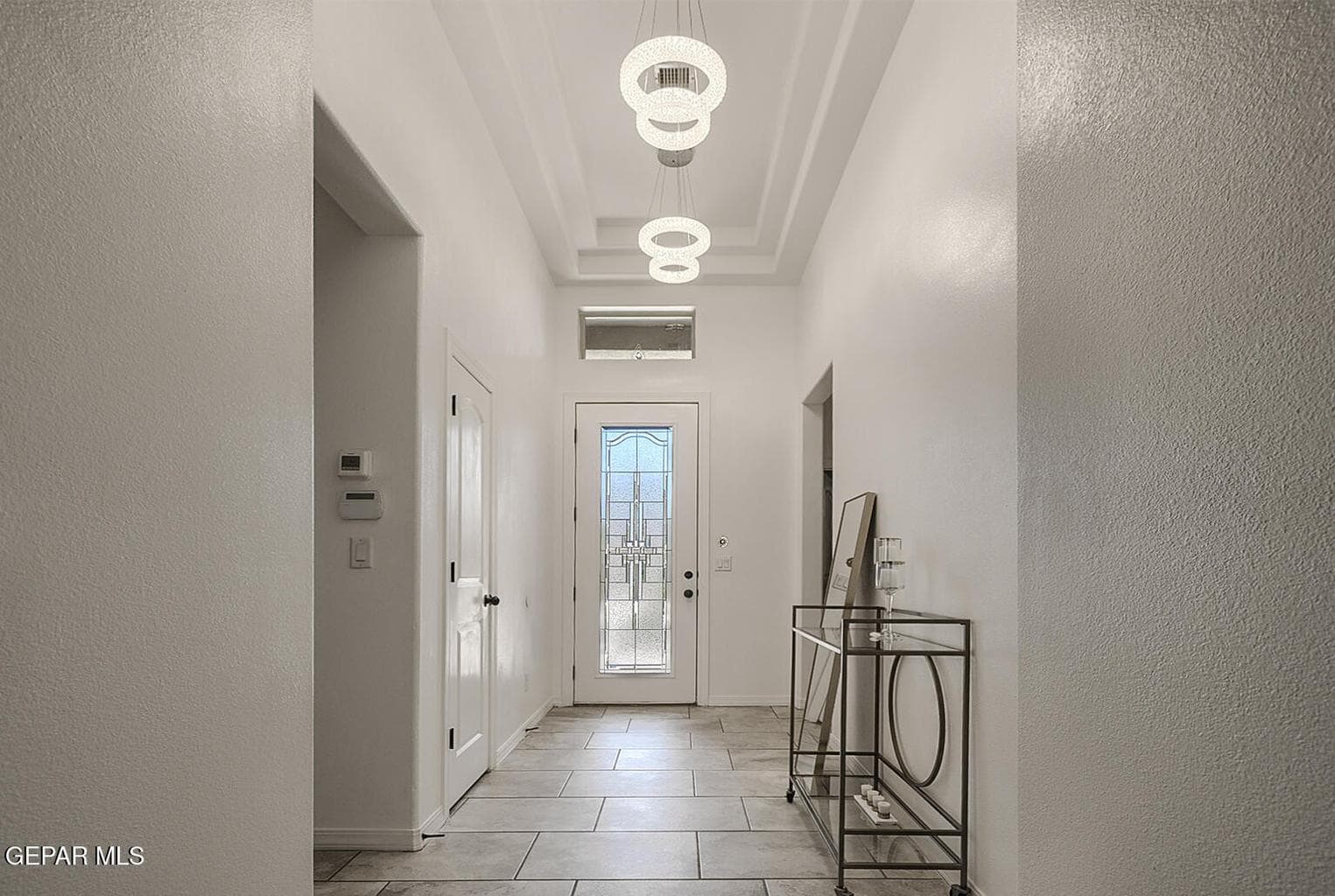 1496-Victoria-Marie-Foyer