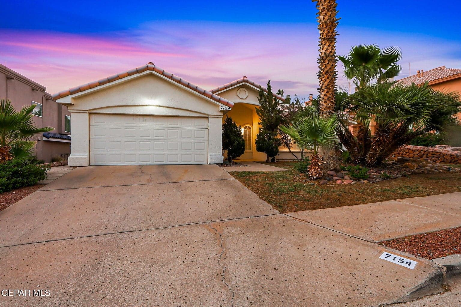 7154 SECO PALM Street