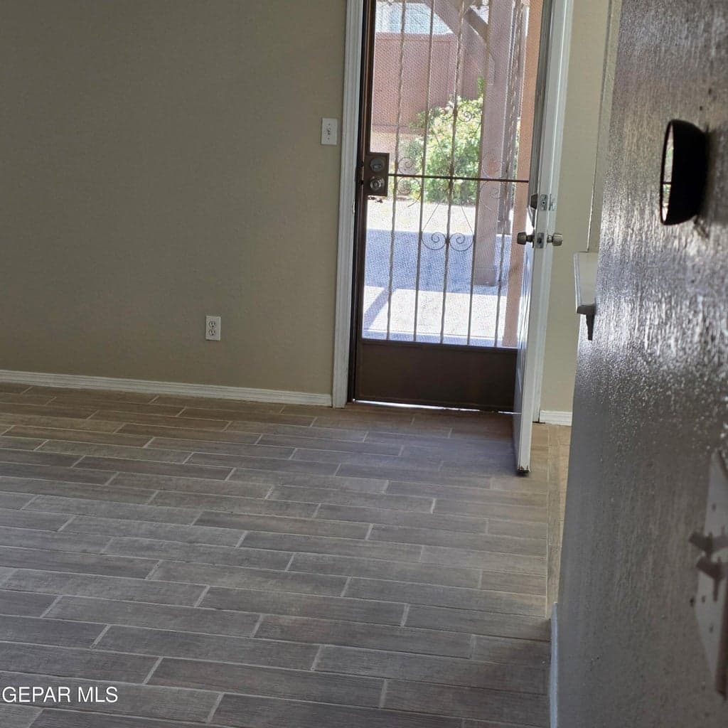 12248 Holy Springs, 30