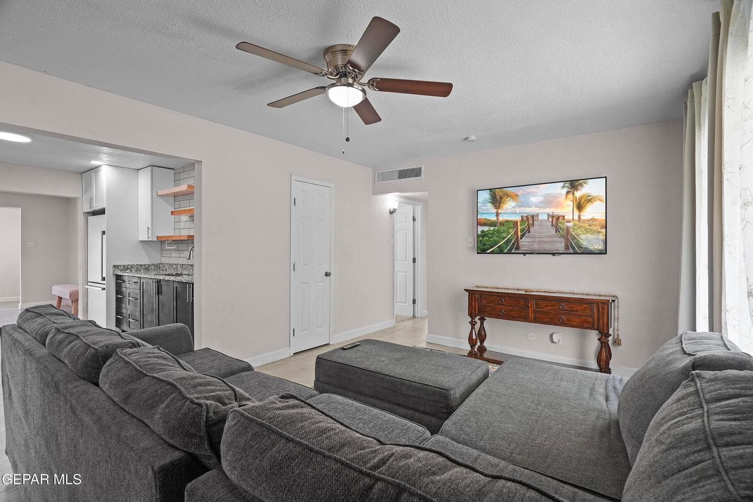 A comfortable space to welcome family and guests