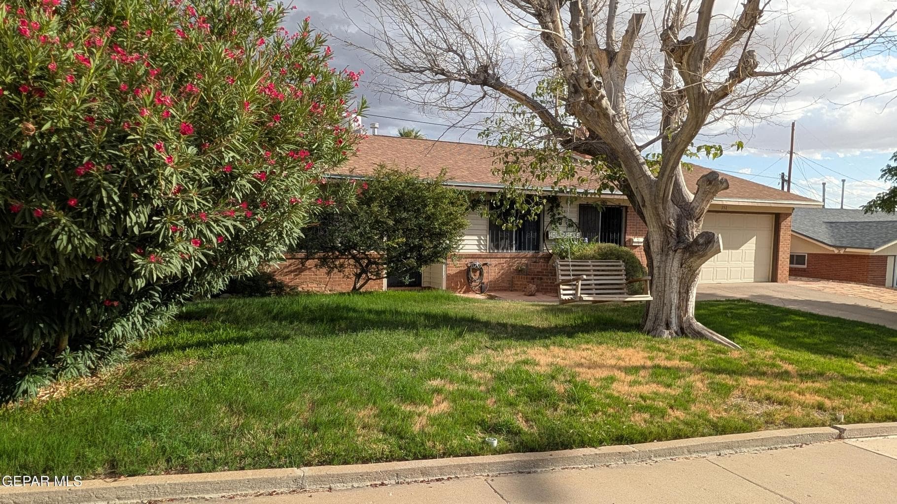 Photo of 352 CRESTMONT Drive
