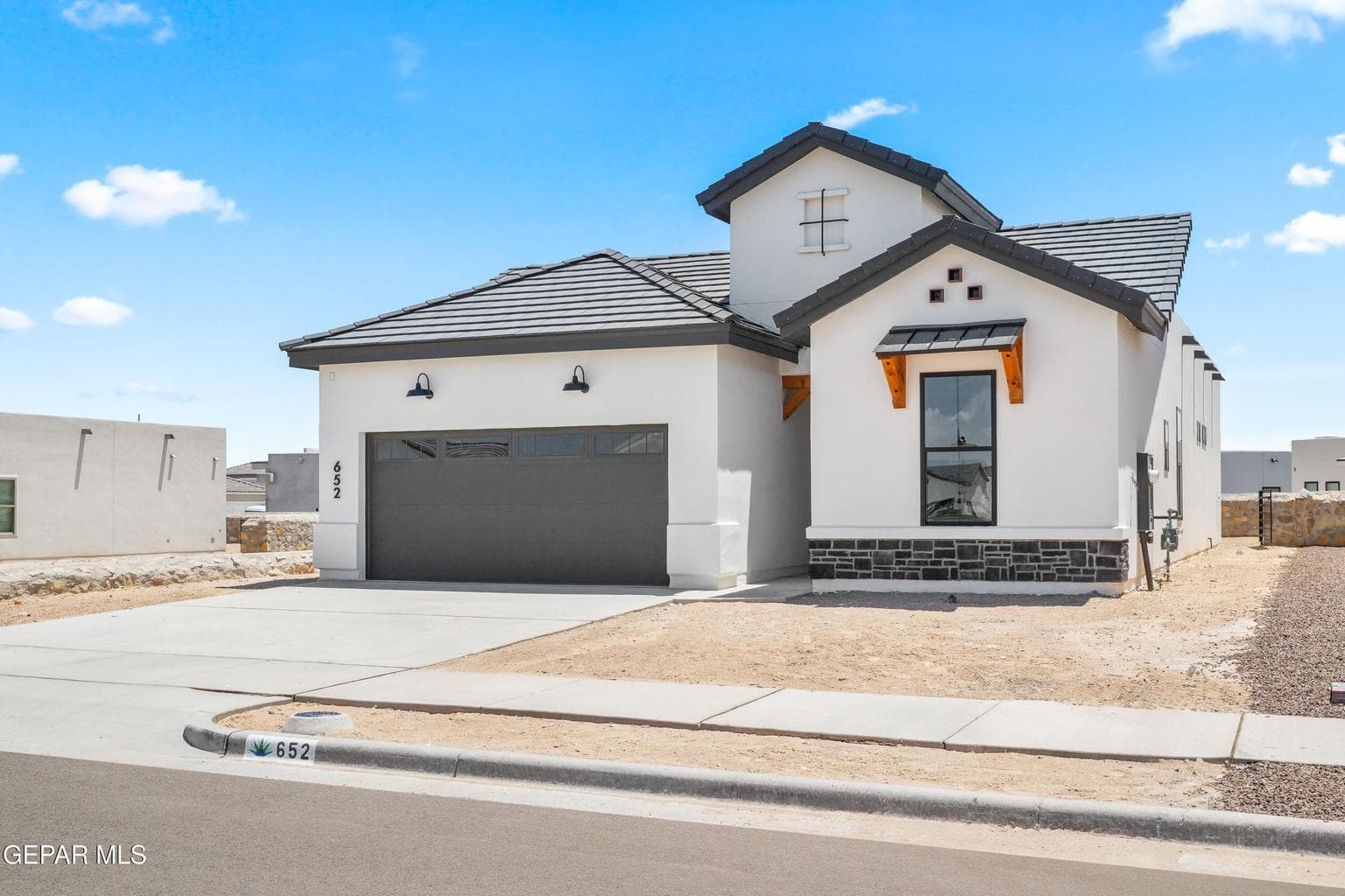 652 Paseo De Reyna-2