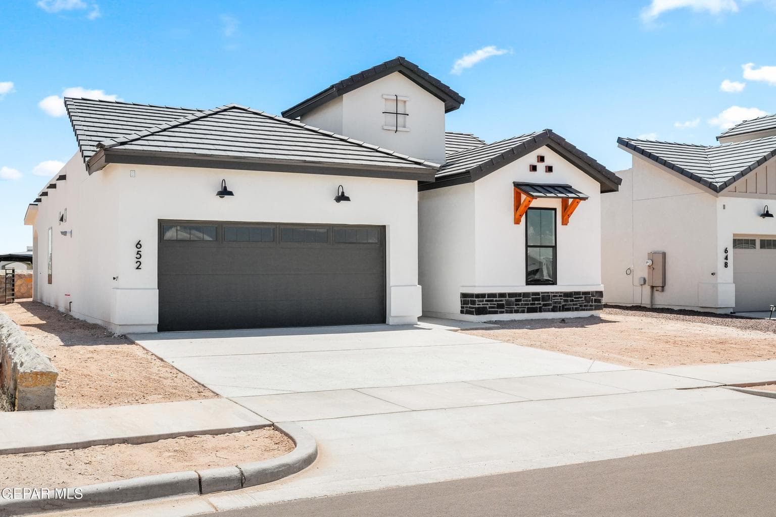 652 Paseo De Reyna-3