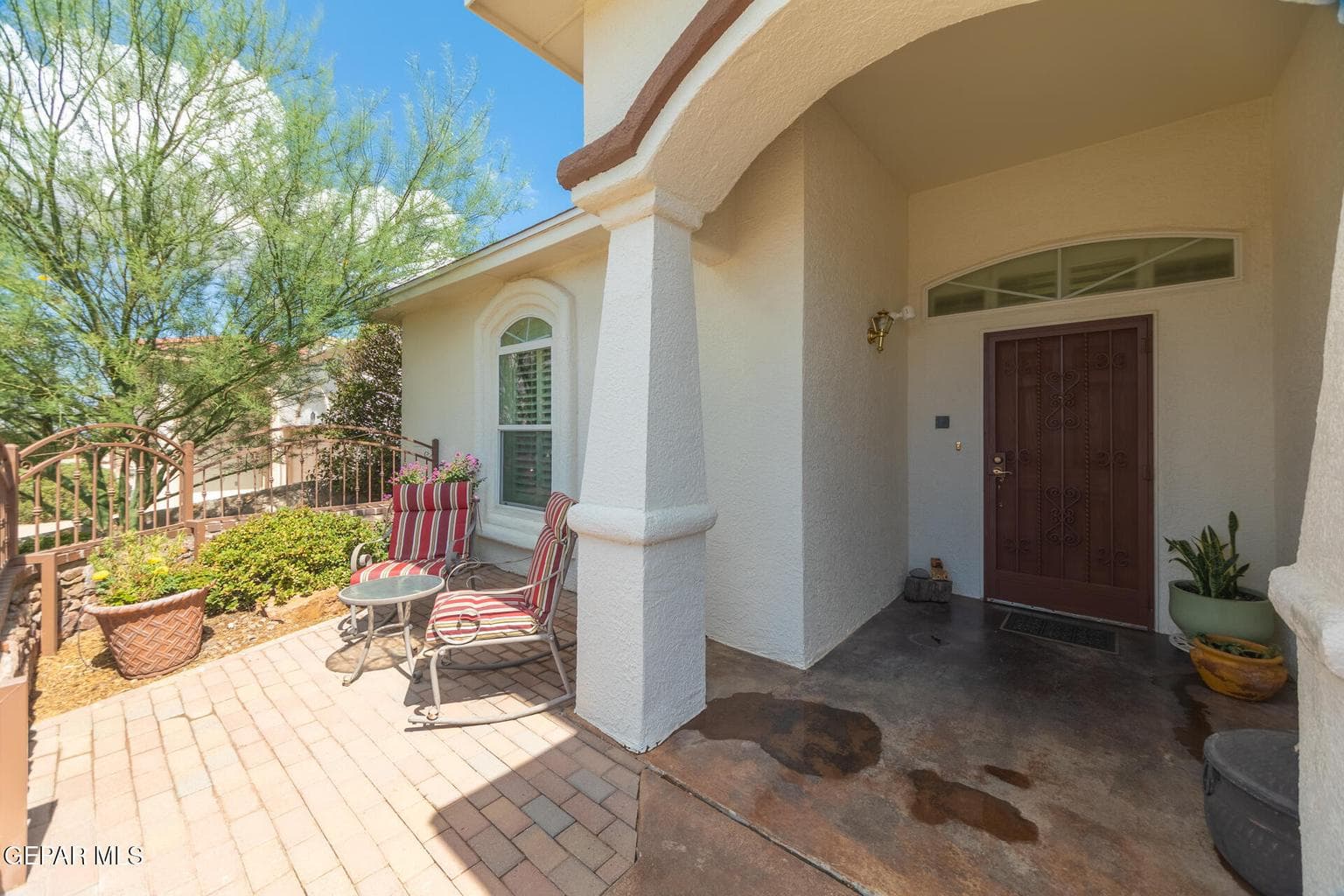 Private Courtyard