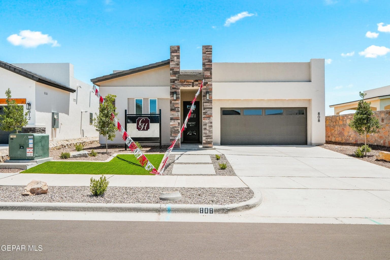 808 Fairford Place