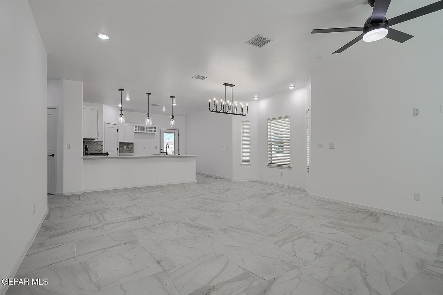 12153-Sanaa-Open-floor-plan