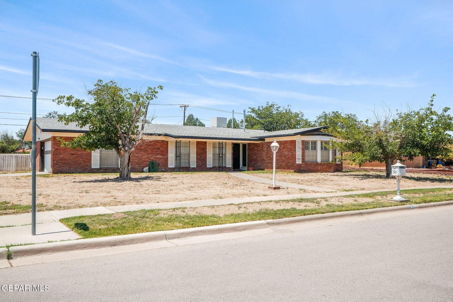4136 Perth Dr-2