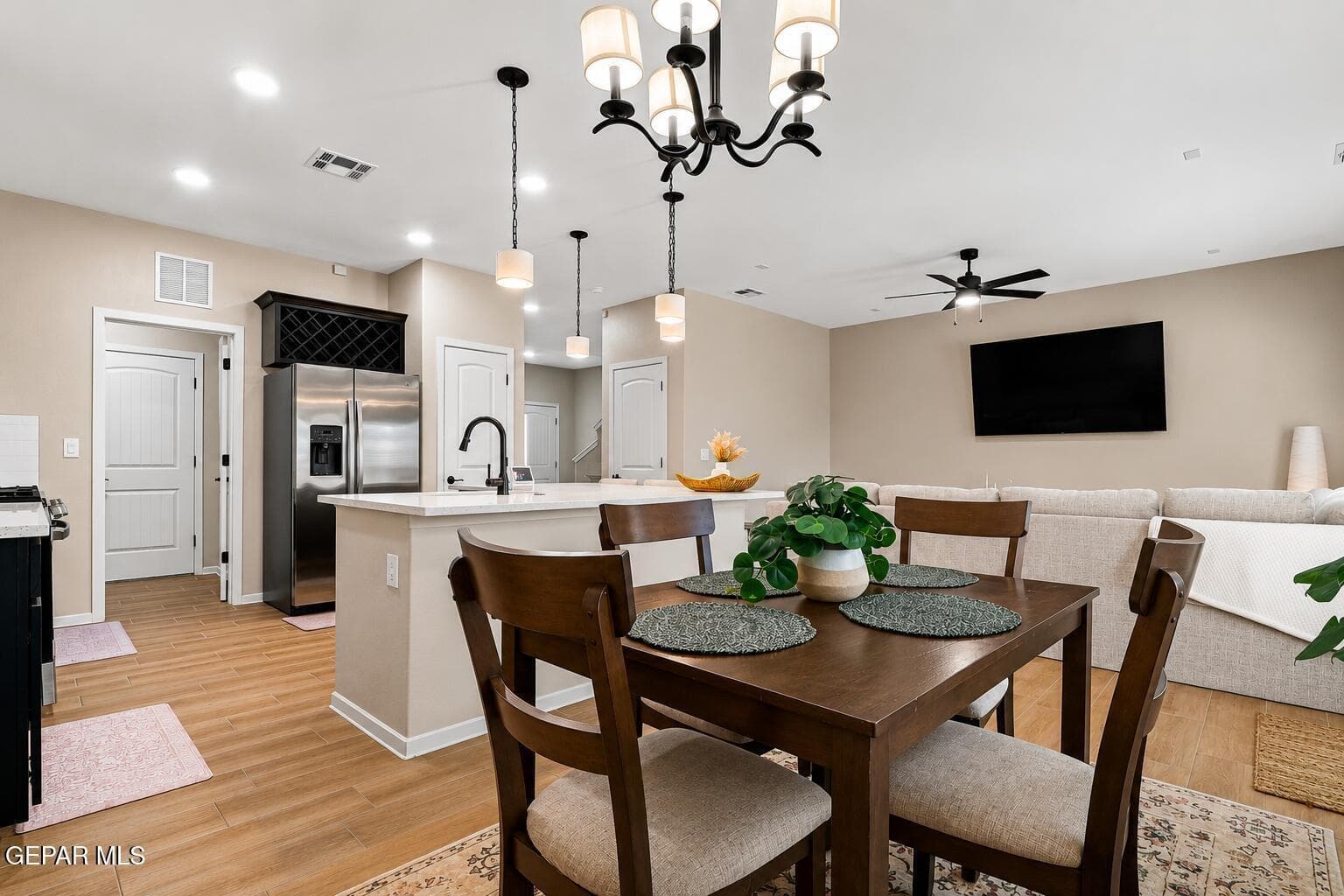 4-Main Living