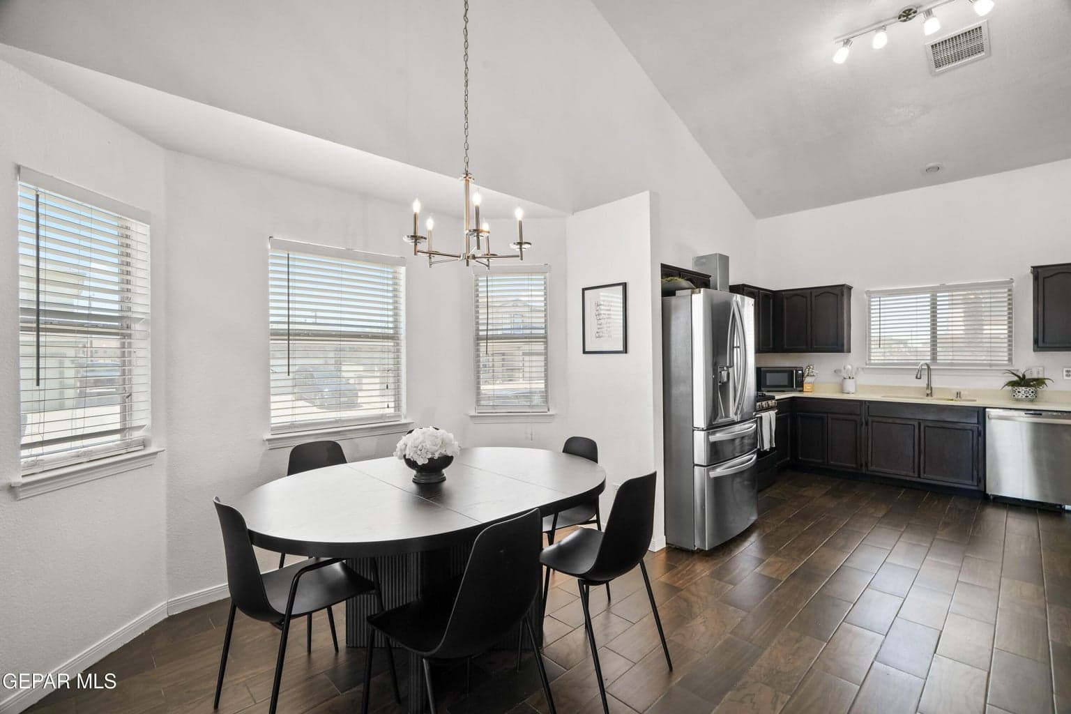11929 Mesquite Lake Ln-10