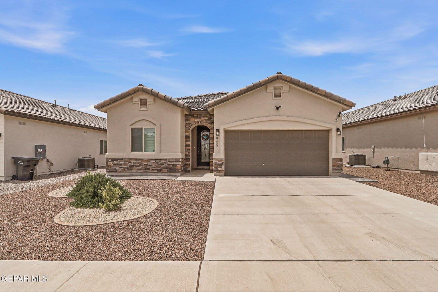 909 INDIGO SKY Street