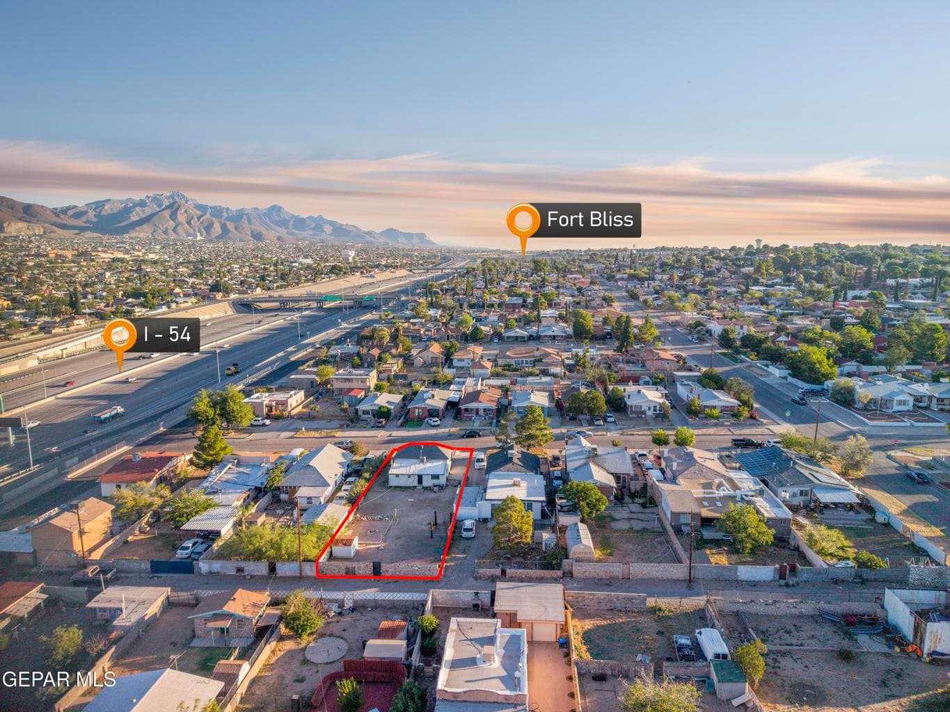 Excellent central location w/ quick access to US-54, Fort Bliss, Downtown El Paso, & all areas of the city.