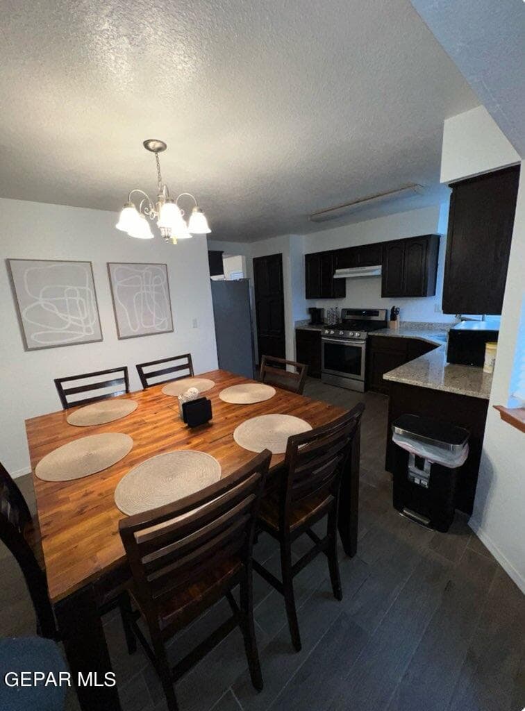 Chato Villa Dining room
