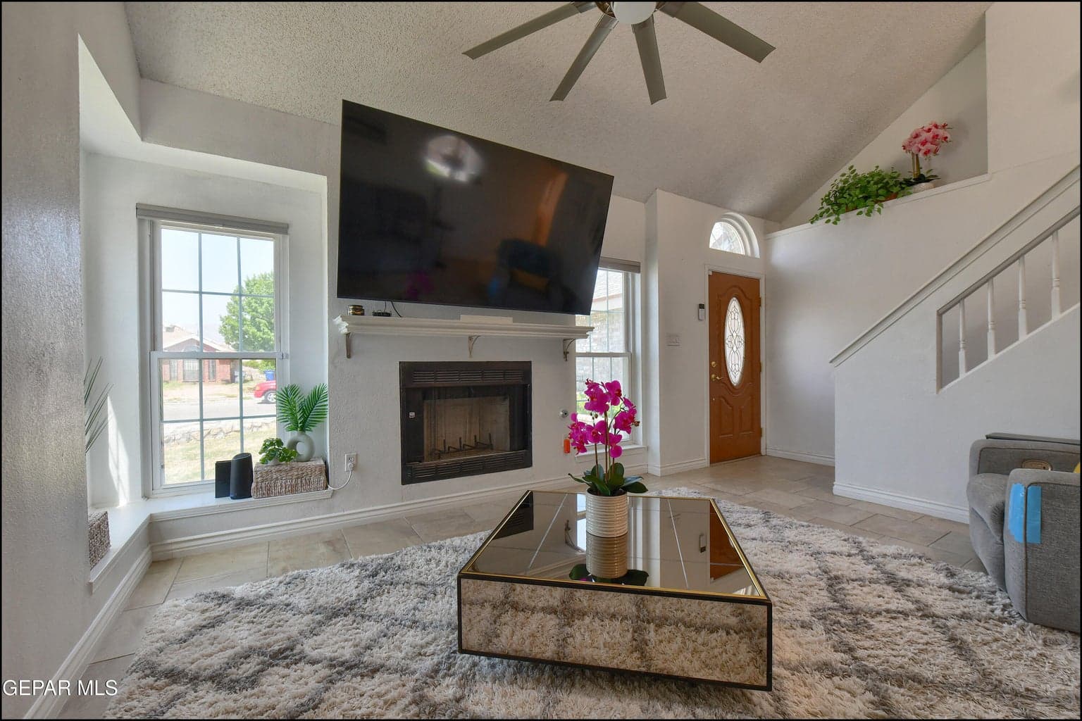 Living room to entry