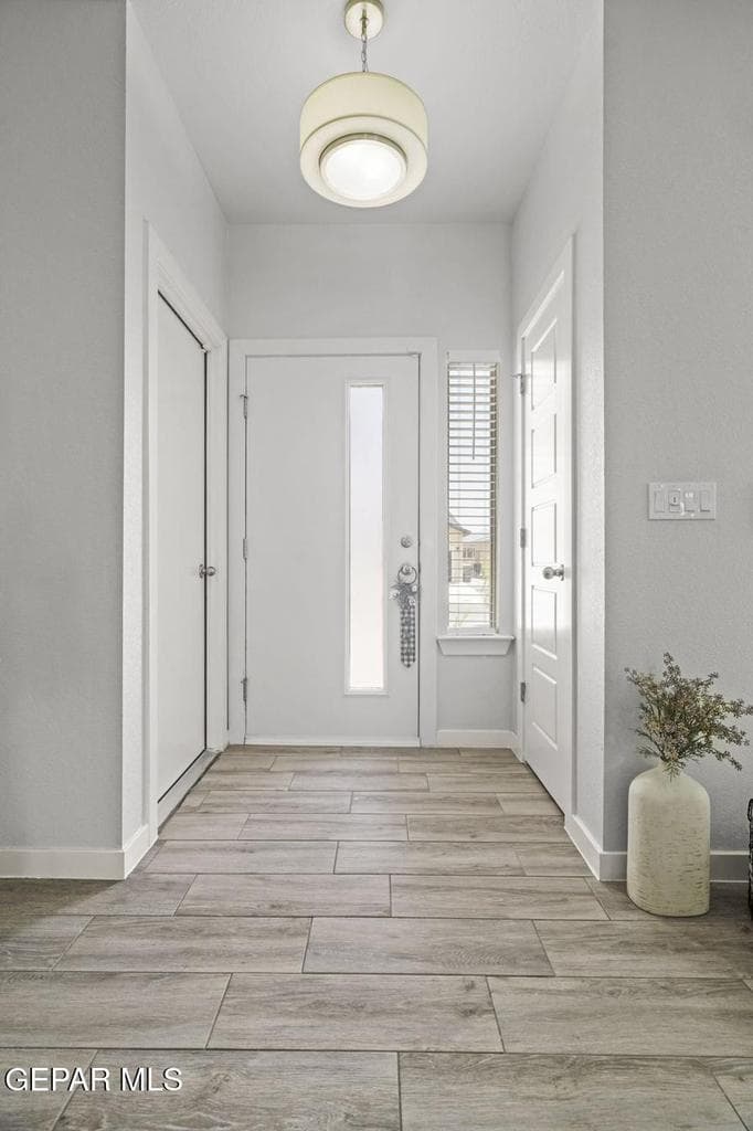 el-paso-tx-homes-for-sale-entryway-foyer