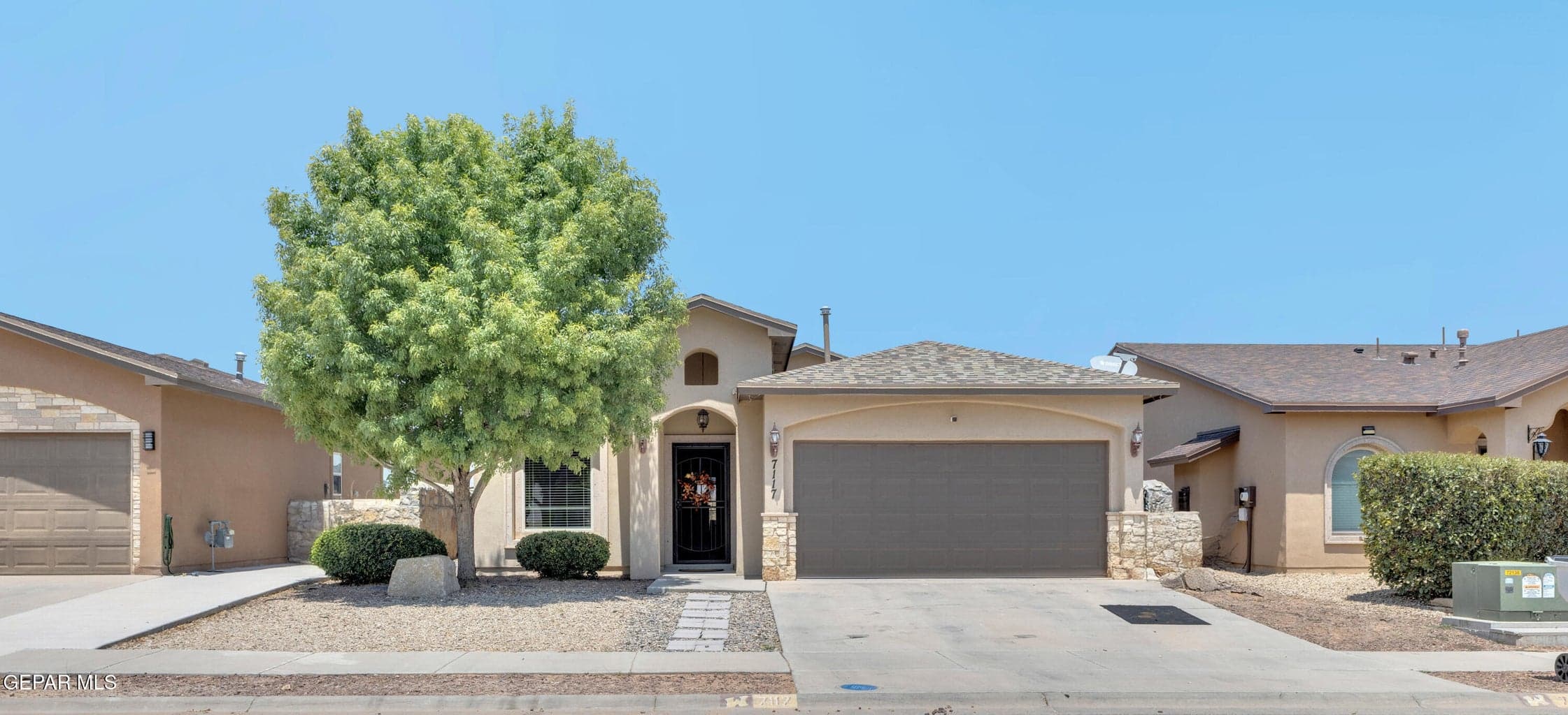 7117 N Skies Lane