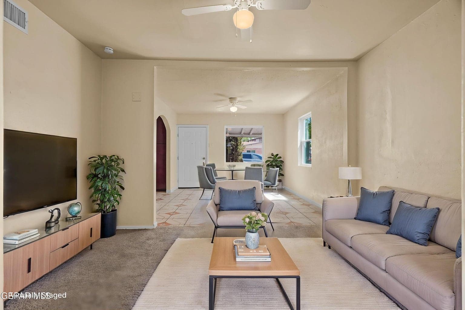 Virtually staged living/dinning room