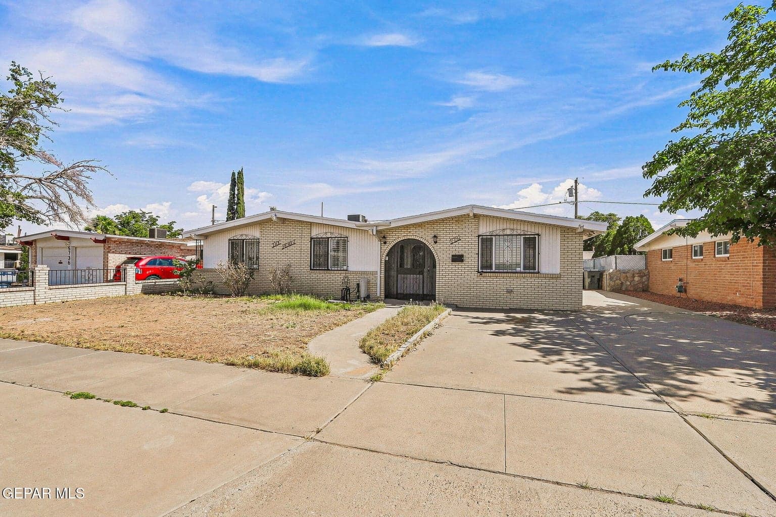 Photo of 5732 DEVON Avenue
