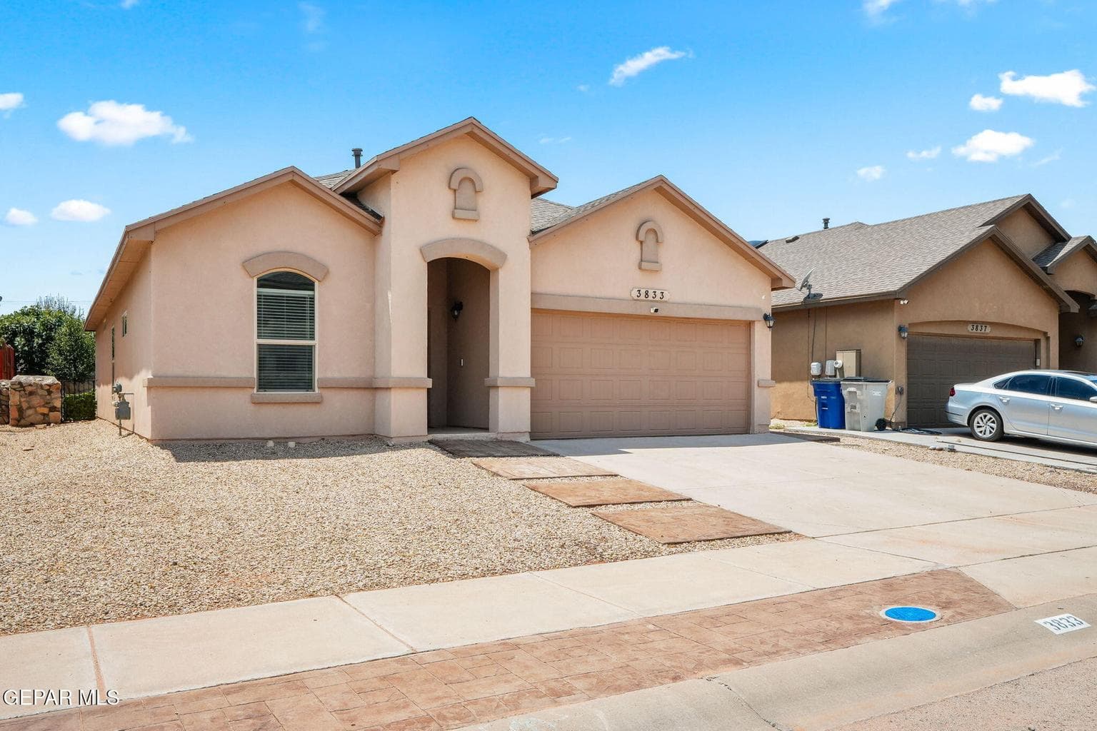 3833 LOMA REINA Way