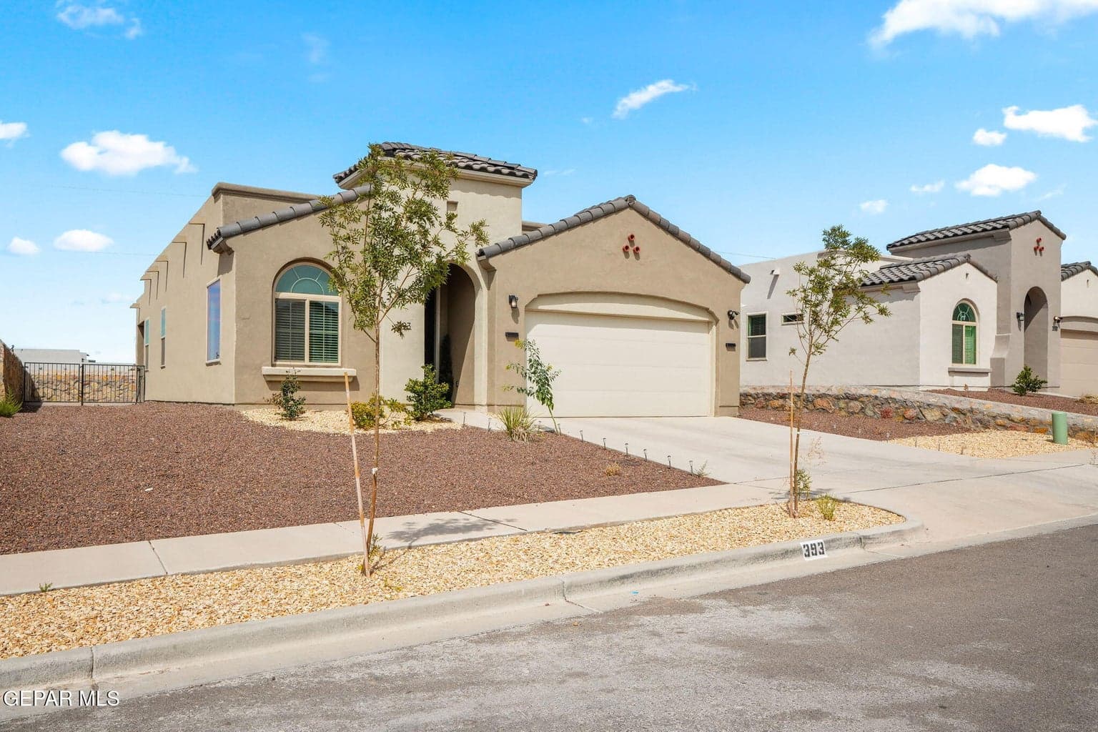 393 Coleford Ln-2