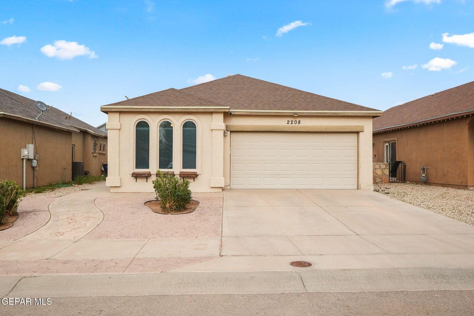 2208 Honour Point Pl-1