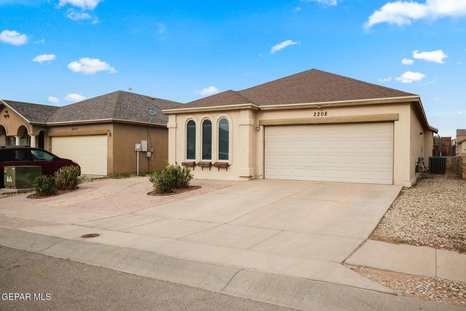 2208 Honour Point Pl-3