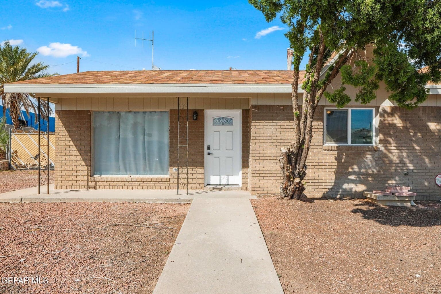 7201 Safford Ct-4