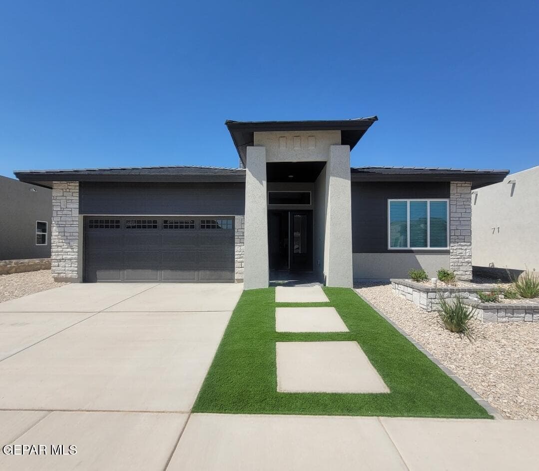 14013 Paseo Central Avenue