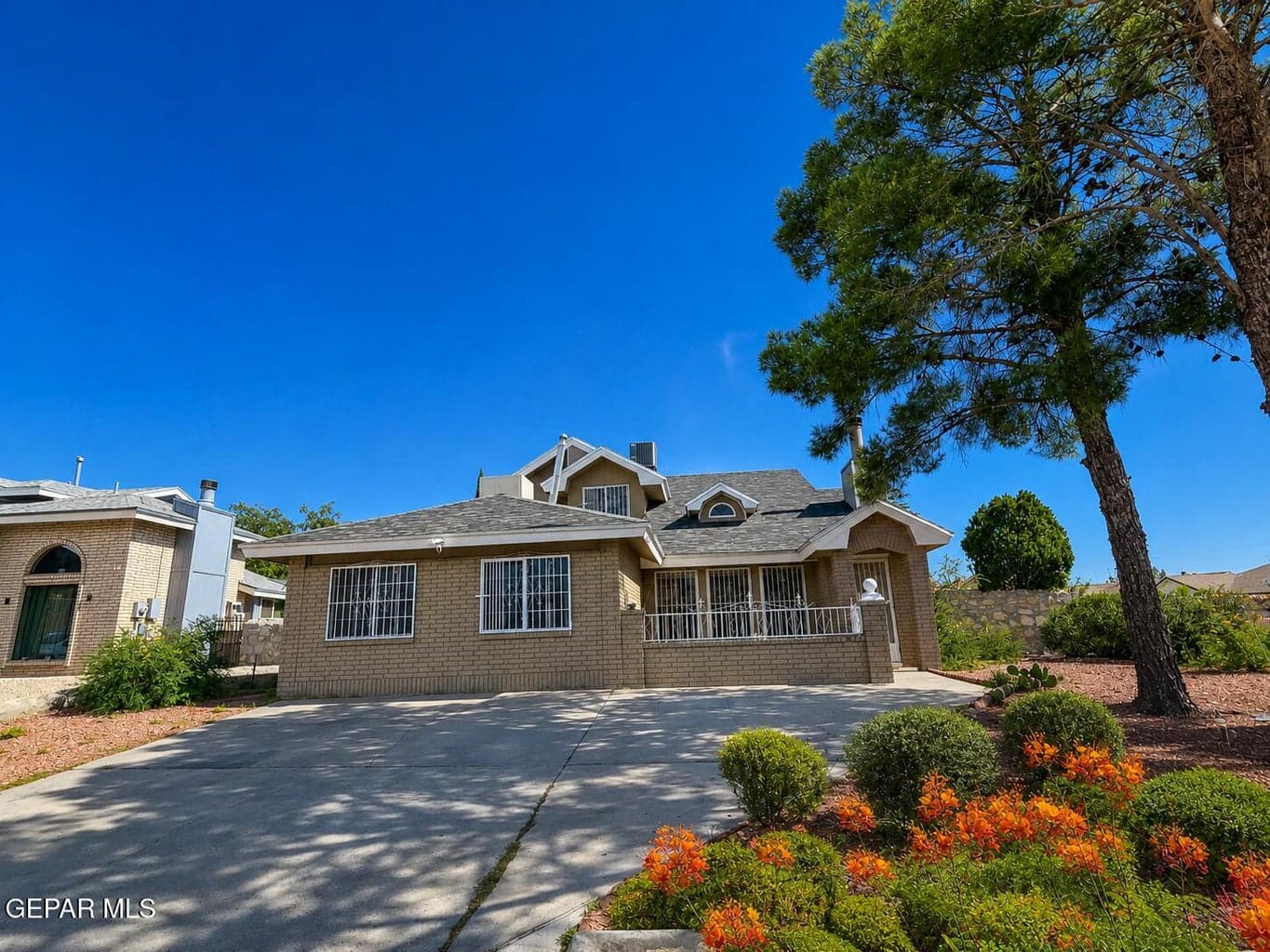 11829 HENRY PHIPPS Drive